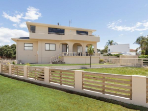 Sand Castles - Mount Maunganui Holiday Home